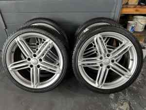 245/35R19 5X112 19X8 ET35 fit to Audi A4 A5 great condition