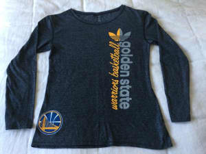 Golden State Warriors grey NBA tshirt by Adidas. Small size