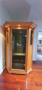 iHealth infrared two person sauna in outstanding condition.