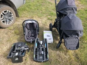 Pram with capsule and extras