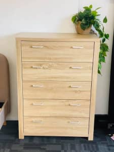 Stunning Tallboy / chest of drawers (BRAND NEW)