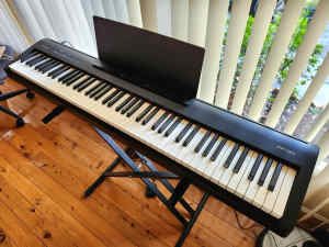 Roland FP-30 Digital Piano with Stand And Pedal In perfect condition
T