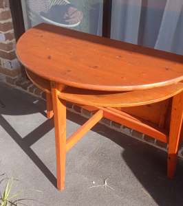 Small table, drop down side, 100cm diameter 