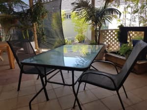 Glass outdoor table 2 chairs