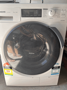 Panasonic NA-140VG3 10kg front loading washing machine