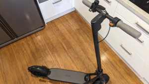 Segway F02A electric scooter escooter NEW