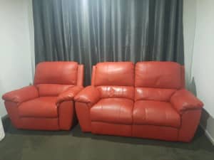 Lounge suite 1x 2 seater and 2 x1 seaters