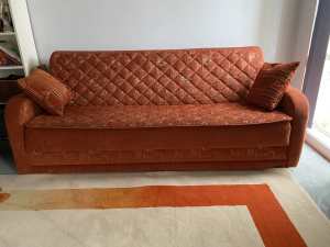 Sofa-bed very good quality and sturdy