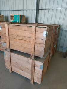 Free wooden crates with lids X 14