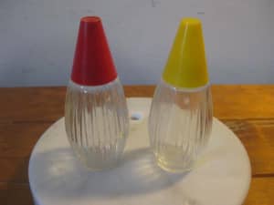 Classic Pair Salt & Pepper Shakers (1970s) Glass & Plastic - VG Cond
