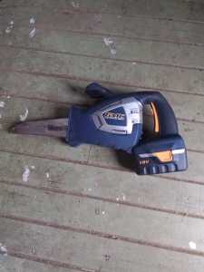 Cordless multi saw with charger