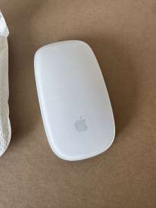 Apple Mouse white gen 2 - brand new used only once