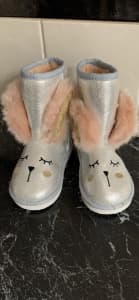 Easter Ugg Boots toddler size 7/8 EXC NEW CONDITION PICKUP BEELIAR