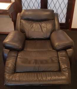 San Marco leather recliner electric