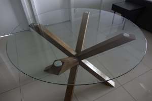 PROMENADE round dining table