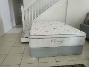 Double mattress and base in brand new condition 