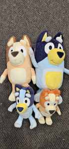 Bluey family plush toys
