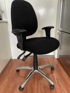 Gregorys Inca high back office chair brand new$150