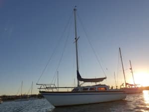 Roberts 28 foot yacht