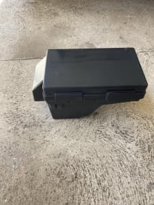 VL fuse box lid and base