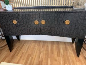 Console - 4 Door, Black and Gold