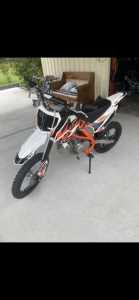 Near new Kayo 160 motor bike