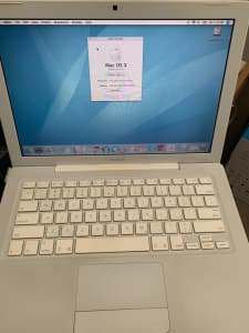 Apple White MacBook 2007