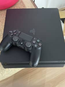 PlayStation 4 slim and controller