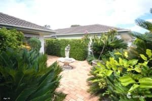 ROOMS TO RENT IN LARGE HOME IN SOUTHPORT CLOSE TO SURFERS PARADISE