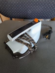 Clothes Iron - compact/light/traveling GE