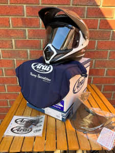 ARAI XD4 Adventure Motorcycle Helmet Size XL (61-62cm) **AS NEW**