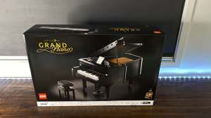 LEGO Grand Piano (SEALED)