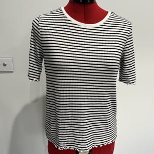 Girls Stripe Knit Top Size 14 Years (Ladies 8)