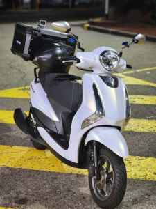 Yamaha delight scooter 2022, with hard box, 11months rego, 4000kms 