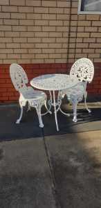 Outdoor Dining Table and Chairs 