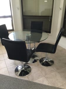 1 metre diameter Glass Round Dining Table with 4 swivel chairs