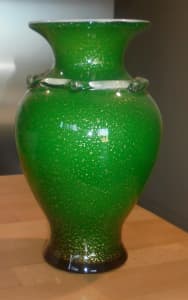 BEAUTIFUL GREEN GLASS VASE WITH GOLD FLECKS 27CM HIGH 15.5CM WIDE