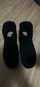 SizeUK5 black UGG short boots.