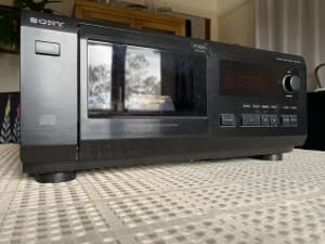 Sony CDP-CX571 50 plus 1 Mega CD Player