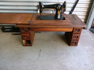 Singer sewing machine 66k March 1910