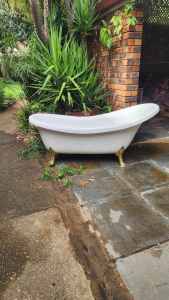 Claw Foot Bath Tub Slipper Style 