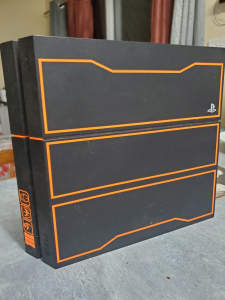 PS4 Limited edition black ops 3 Console plus 8 games and v2 controller