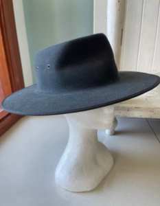 .AKUBRA PLAINSMAN Pure Fur Felt Hat* Size 57* Retro