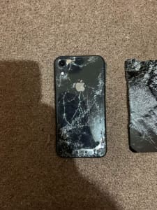 Wanted: WTB- Broken damaged iPhones iPads Apple Watch