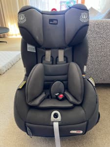 Britax Millenia Rear and Forward Facing car seat 0-4 years