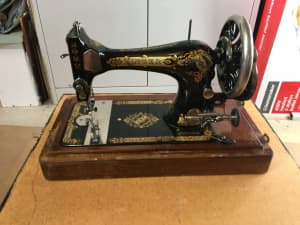 SEWING MACHINE hand operated VINTAGE 1902 instruction book date