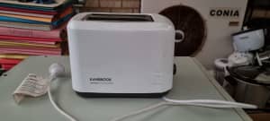 Kambrook Essentials Extra Lift 2 slice Toaster good condition 