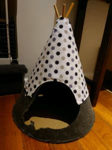 Pet teepee for small animal