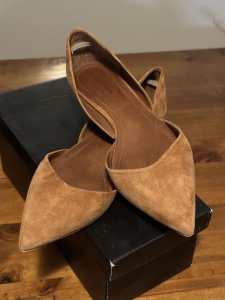 Tan Stella Flat D’Orsay COUNTRY ROAD SIZE 39