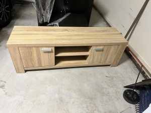 Tv stand perfect codition from fantastic furniture